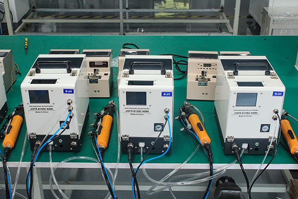 使用自動鎖螺絲機要注意哪些方面？堅豐電子告知您